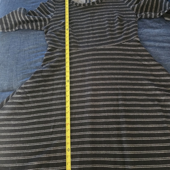 Dress - Picture 8 of 9